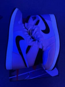 Air Jordan 1 Retro OG High Skyline - Picture 1 of 5
