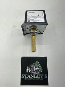 United Electric B54-15696 Temperature Controller New - Picture 1 of 2
