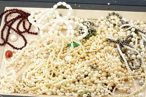 Modeschmuck Konvolut Set XXL 1,9 kg vergoldet Perlenketten diverse Edelsteine - Bild 1 von 8