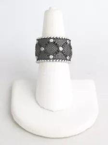 Anello Freida Rothman nero croce incrociata zirconi strass argento fascia larga sigaro - Foto 1 di 6