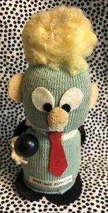 Stuart S Creation Inc. Knit Wit Bowler bambola calze peluche vintage anni 60 - Foto 1 di 5