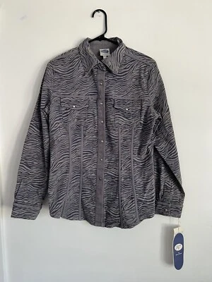 DG2 Diane Gilman Jean Jacket Animal Print Womens Medium Denim Stretch Button Up - Image 1 of 4