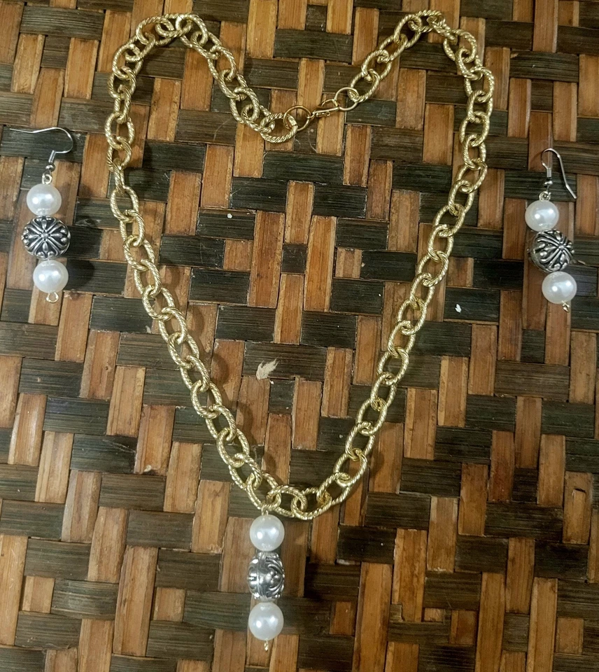 Pearl Necklace and Earrings - Image 1 of 1