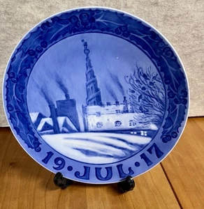 1917 Royal Copenhagen Christmas Plate - Picture 1 of 4