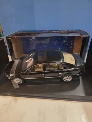 Coche diecast Auto Art Performance Volkswagen Phaeton escala 1:18 Foto 1 de 4