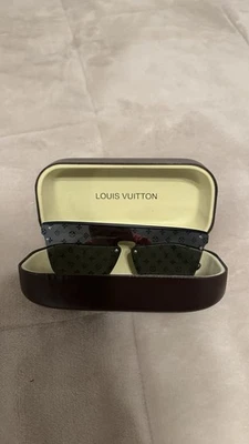 Estuche para gafas de sol Louis Vuitton nuevo con caja original Foto 1 de 4