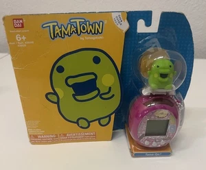 Tamagotchi Tamatown with Tama-go Kuchipatchi Figure - Picture 1 of 4