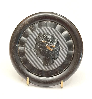 Antique Pressed Horn Female Profile CAMEO Button - 1-3/8" (T2) - Image 1 of 3