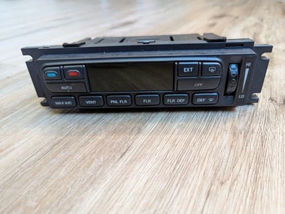 02-04 Ford F-150 Dash Heater A/C Temperature Climate Control OEM 3L34-19C933-AA - Image 1 of 4