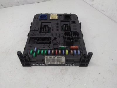 Scatola fusibili Citroën C3 Picasso 96640587800R 1.6 Diesel 66kw 2008 27616204 - Immagine 1 di 4