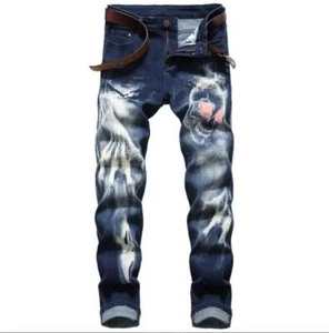 Pantalones de mezclilla informales de pierna recta con estampado de calaveras punk ajustados de moda para hombre - Imagen 1 de 15
