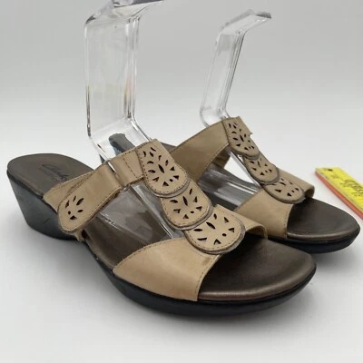 Clarks Womens Sz8.5M Bendables Sandals Natural Leather  2" Wedge Heel Adjustable - Image 1 of 4