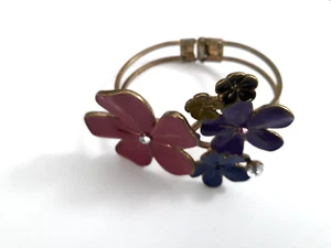Beautiful Floral Motif Hinged Cuff Women's Bracelet - Picture 1 of 5