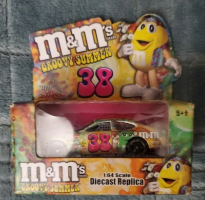 Ford Taurus 2003 Elliot Sadler #38 M&Ms escala 1:64 Groovy edición de verano réplica Foto 1 de 2