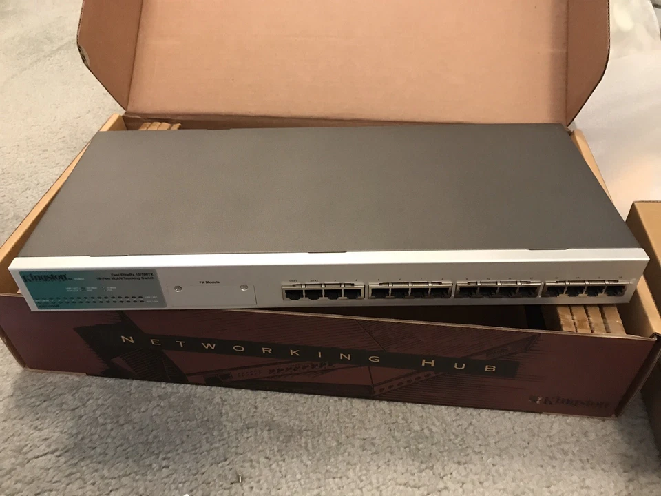 Conmutador VLAN troncal Kingston 16 puertos Fast Ethernet montaje en rack NUEVO EN CAJA Foto 1 de 4