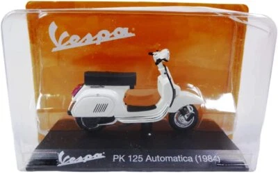 VESPA SCOOTER COLLECTION 1:18 Scale Vespa PK 125 Automatica White 1984 Model - Image 1 of 2
