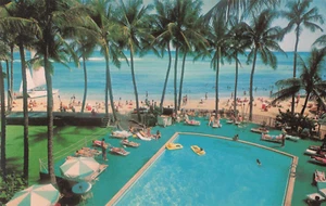 Honolulu Hawaii, Outrigger Hotel Waikiki Playa Piscina Bañistas, Postal De Colección - Imagen 1 de 2
