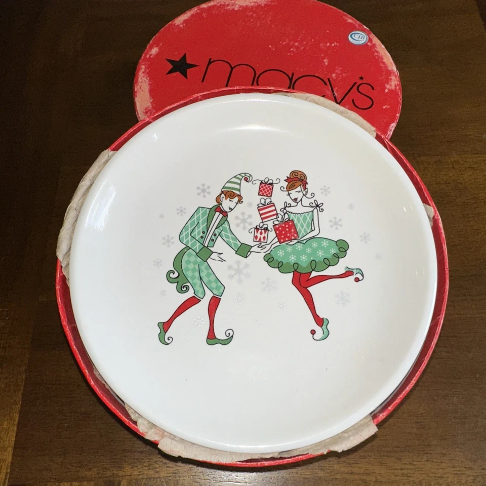 Vintage Macy's Harlequin Christmas Dessert Plates Set of 4 w/Original Box - Image 1 of 4