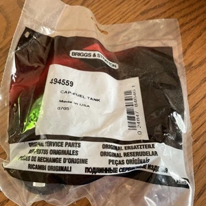 Genuine Briggs & Stratton 494559 Fuel Cap - Picture 1 of 2