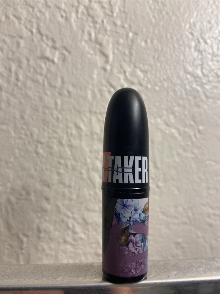 Lápiz Labial MAC Ruby Woo 707 Risk Taker Retro Rojo Mate Nuevo Tamaño Completo ENVÍO GRATUITO Foto 1 de 1