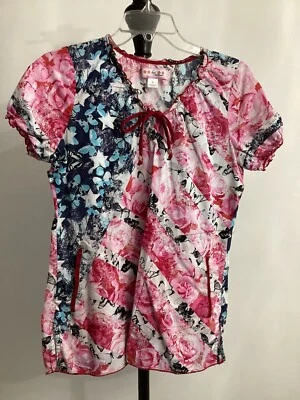 Blusa Médica Koi Rosa para Mujer - Pequeña Foto 1 de 4