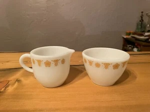 Pyrex Butterfly Gold Creamer & Sugar Dishes - Picture 1 of 7