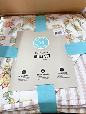 Двусторонний набор лоскутных одеял MARTHA STEWART 3 шт., стираемый, розовый/зеленый, 1 лоскутное одеяло, 2 наволочки - Изображение 1 из 4