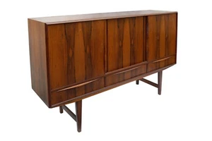 A LARGE MIDCENTURY DANISH ROSEWOOD CONSOLE SIDEBOARD BY E.W. BACH - Picture 1 of 5