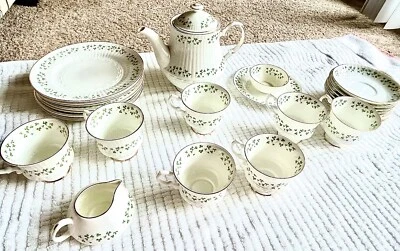 Royal Tara 精细骨瓷 25 件套爱尔兰制造 — 第 1/4 张图片