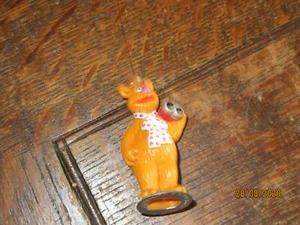HENSON 1999 MUPPETS SHOW FOZZIE BEAR BINOCULAR 2IN STAND PLAYFIGURE CAKETOPPER  - Picture 1 of 4
