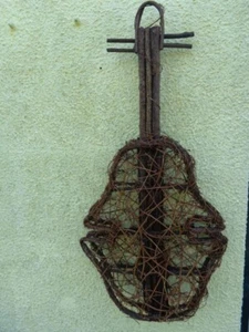 Floristik Deko Objekt "GITARRE" aus Naturmaterial als Grundkörper unbenutzt, neu - Bild 1 von 6
