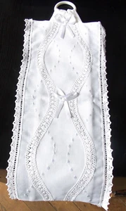 PORTE ROULEAUX BLANC 2 PLACES BRODERIE MAIN PLUMETIS en MEDAILLON *** - Picture 1 of 5