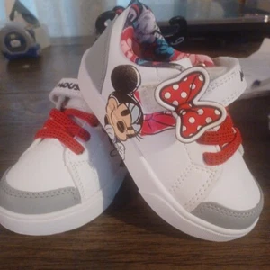 Disney Junior Classic Minnie Mouse Sneaker White &Red Size 9 New Whith Tags - Picture 1 of 21