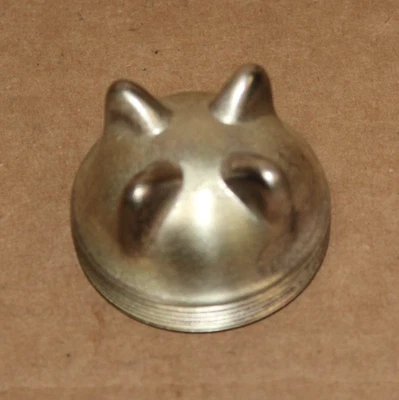 Tapa de tornillo para radiador de latón Ford modelo T Foto 1 de 3