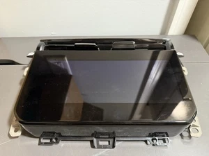 2022-2023 Jeep Grnad Wagoneer 2nd Row Climate Control Screen W/ Vents (Tested) - Picture 1 of 3