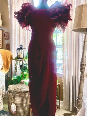 Vestido Pluma Terciopelo Rojo Victor Costa Vintage Años 80 Con Sombreros Y Guantes Talla 10 Foto 1 de 4