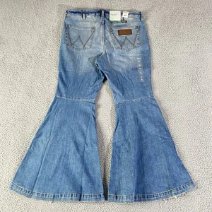 Wrangler Retro High Rise Flare Jeans Womens 32x30 Blue Trumpet Bell Boot Western - Picture 1 of 12
