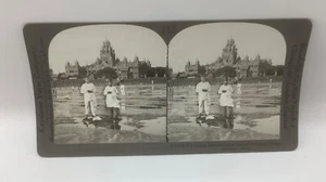 Keystone Stereoview-Parsees Worshipping Before New Moon, Bombay, India V27426 - Picture 1 of 2