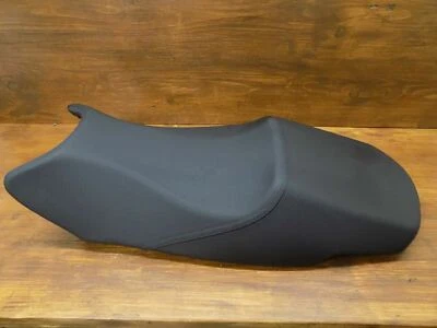 TRIUMPH SPRINT GT RIDERS SEAT T3203012 NOVO ESTOQUE ANTIGO  - Imagem 1 de 4