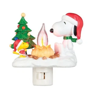 Snoopy By Camp Fire 4.5 Inch Polyresin Swivel Plug Flickering Night Light - Picture 1 of 3