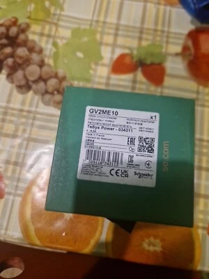 Schneider GV2ME10 Motor circuit breaker TeSys GV2 3P, 4...6.3A, thermal-magnetic