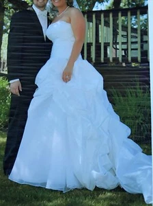 Davids Bridal Size 10 Wedding Dress. - Picture 1 of 12