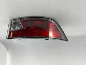 OEM | 2014-2023 Lexus GX460 luz halógena de respaldo (derecha/pasajero) - Imagen 1 de 4