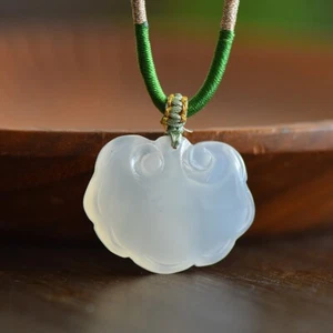 25mmx30mm Chinese Natural Jade Handcarved Statues Necklaces Pendants Exquisite - Picture 1 of 6