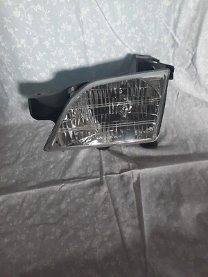 Faro izquierdo TYC 20-5124-00 1999-2005 Montana Venture Silhouette Foto 1 de 4