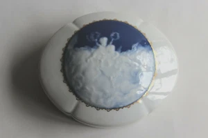 Große Limoges Porzellandose signiert Camille Tharaud 19 cm x 16,5 cm - Bild 1 von 11