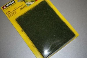 7316 Noch Grass Mat Dark Green Fine 24 x 15 cm - Picture 1 of 1