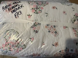 Pottery Barn Kids Floral Hearts Reversible Coverlet full queen quilt New - Picture 1 of 2