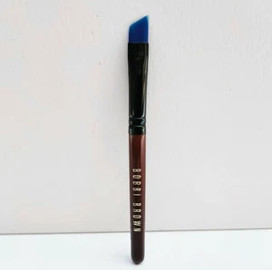 BOBBI BROWN Angle Eye Shadow Brush, Travel Size, Brand New!  - Picture 1 of 5