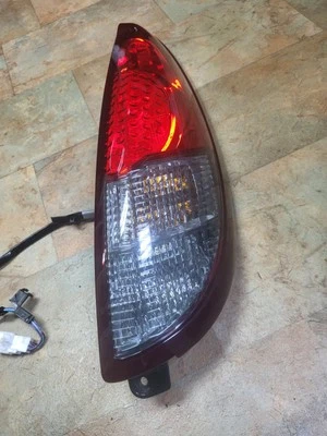 *LED PROBADO* 2011-2018 Luz trasera derecha pasajero Mitsubishi I-Miev 2012 2013 Foto 1 de 4